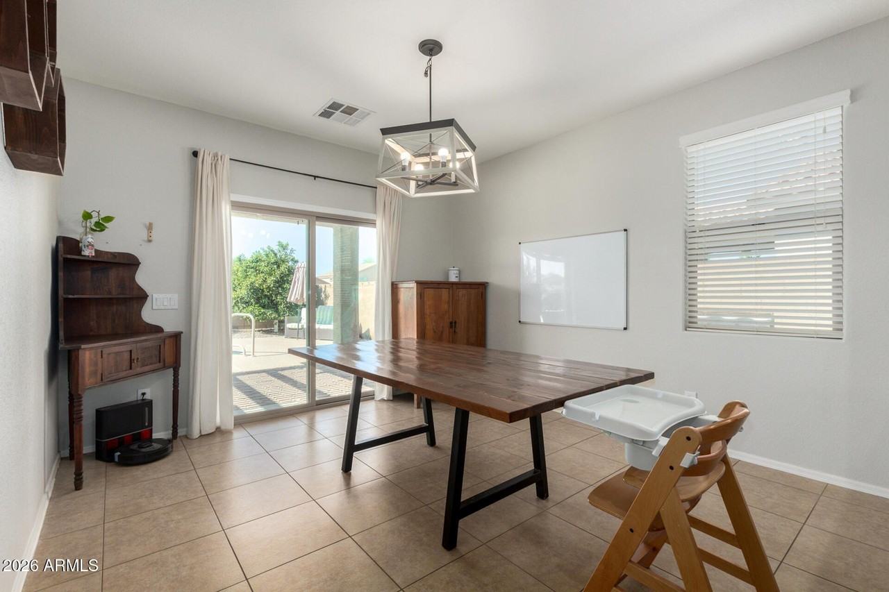 18864 N Lariat Rd - Photo 4 of 24