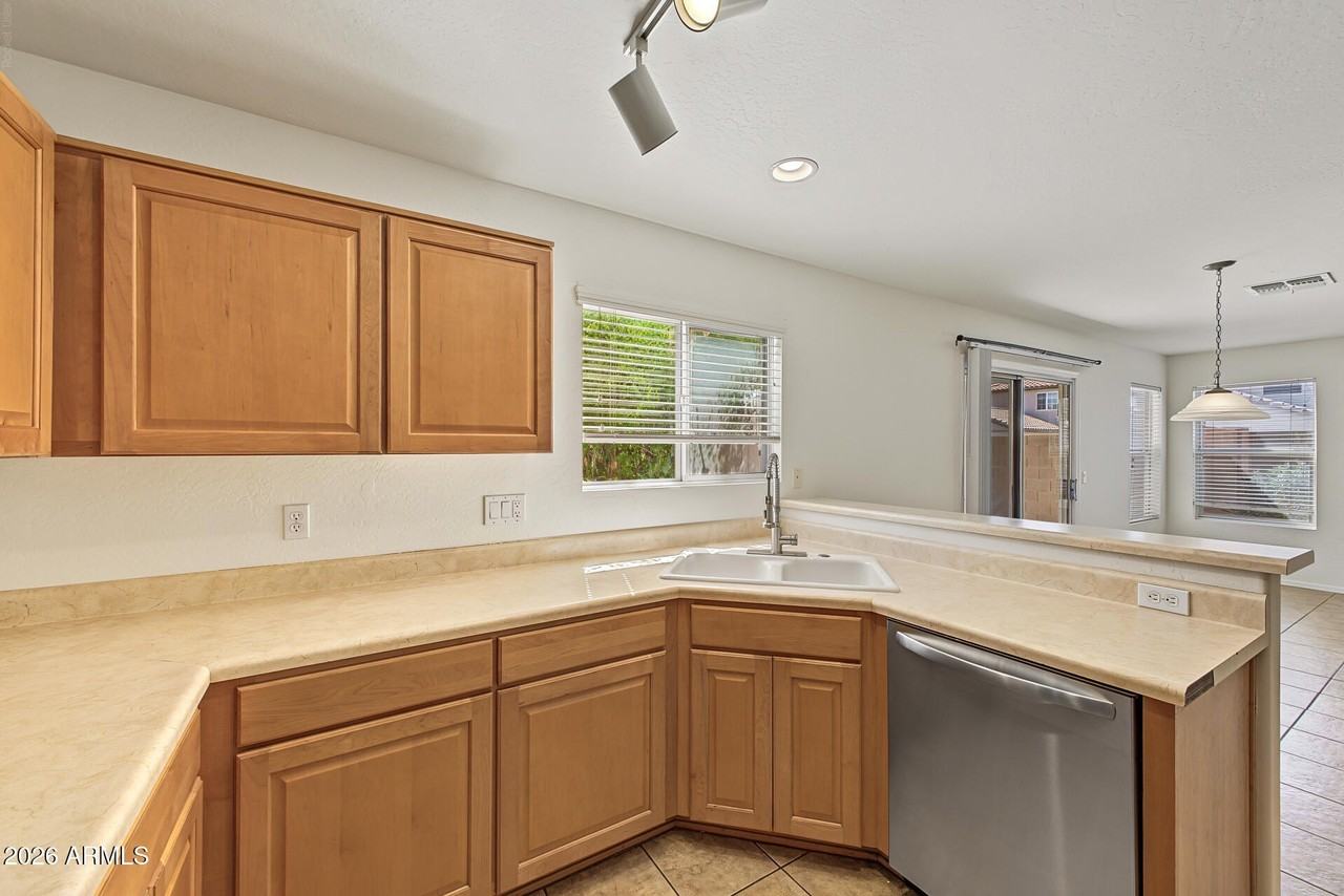 797 E Desert Holly Cir - Photo 4 of 27
