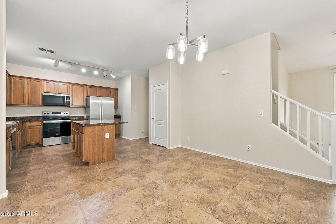 4081 E Oakland St - Photo 4 of 43