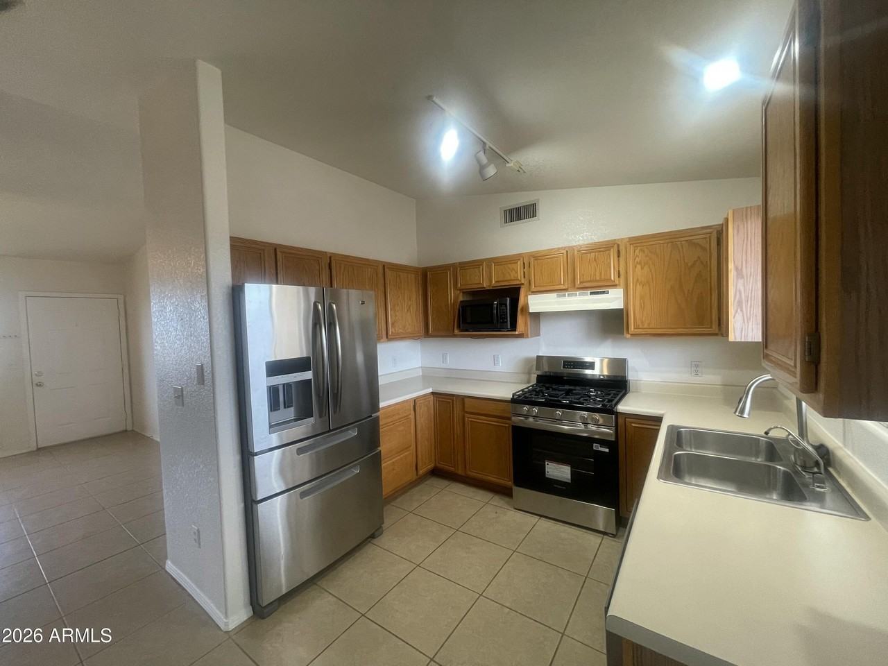 8326 W Tinajas Dr - Photo 4 of 20