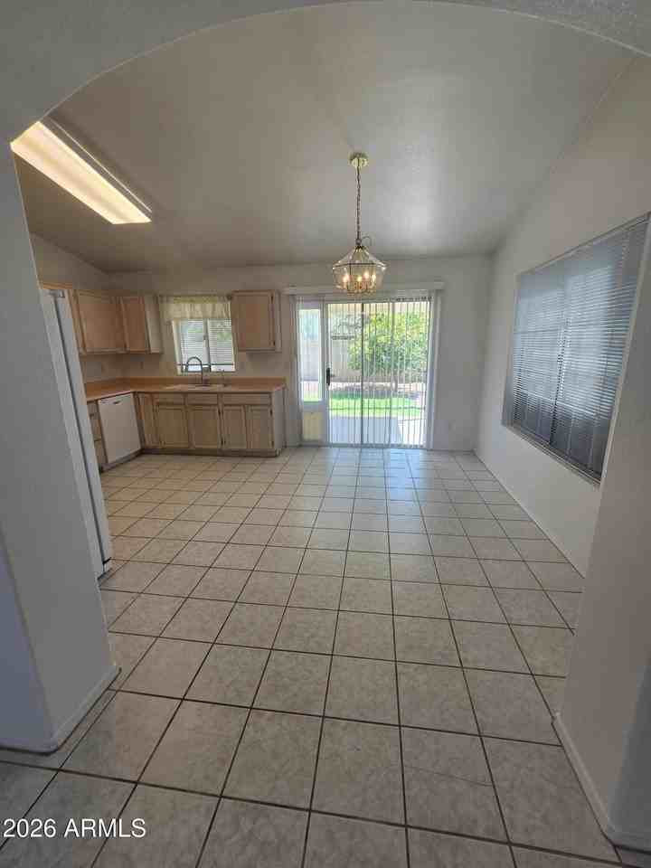2925 E Blackhawk Dr - Photo 4 of 17