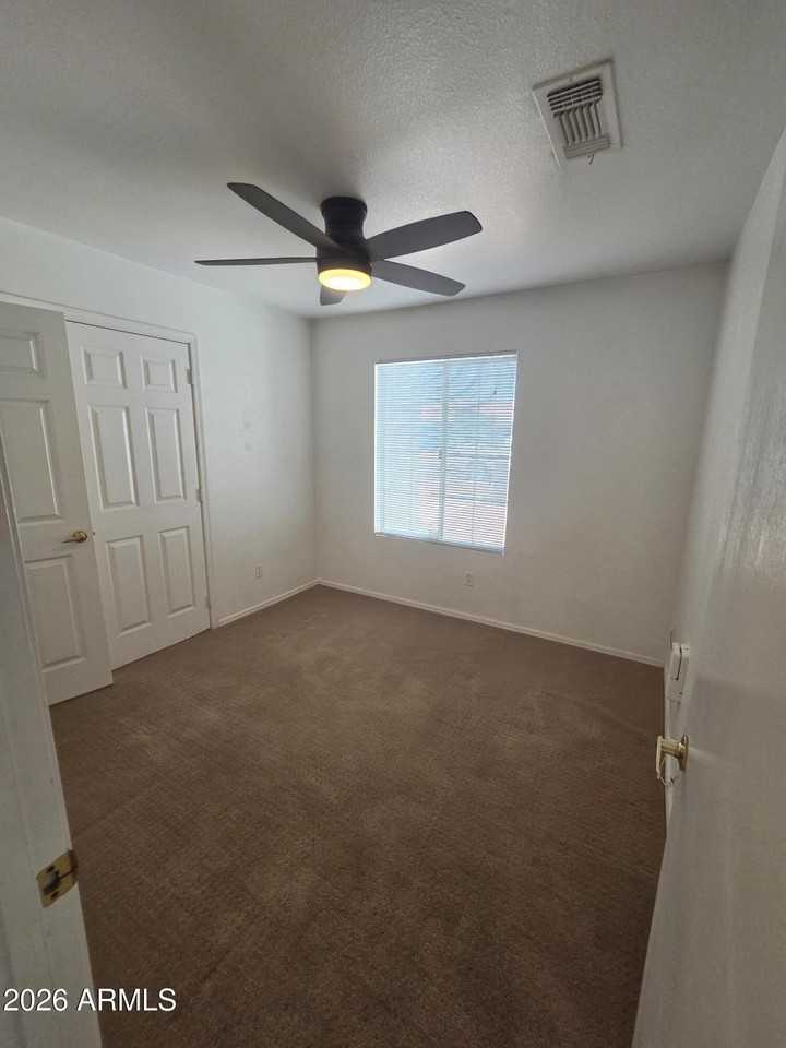 2925 E Blackhawk Dr - Photo 7 of 17