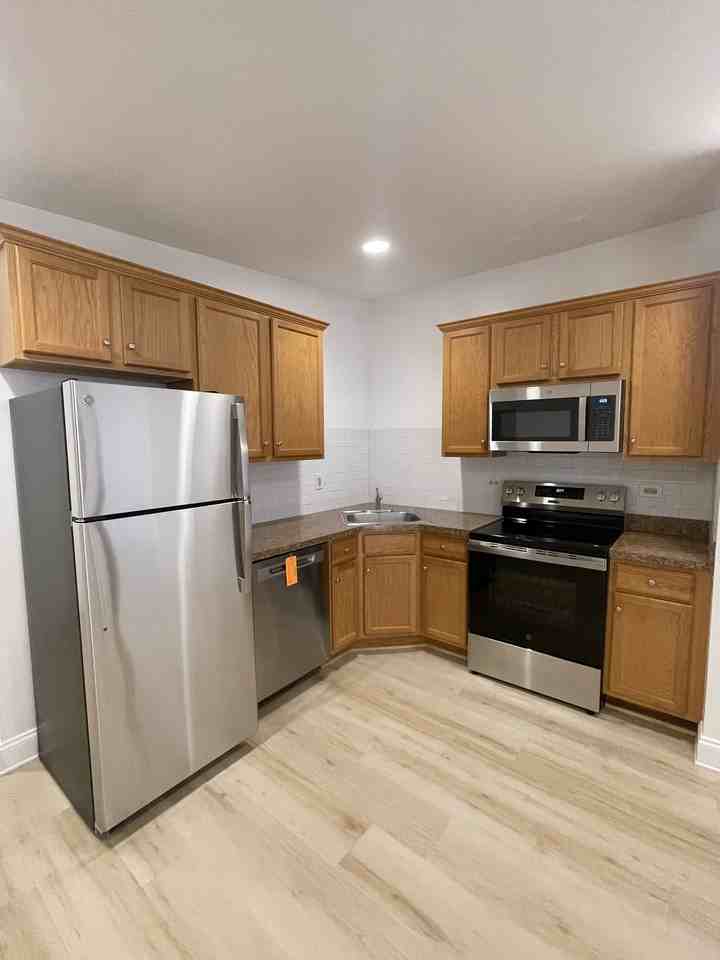426 Penn Ave #2ndFLBACK - Photo 2 of 10