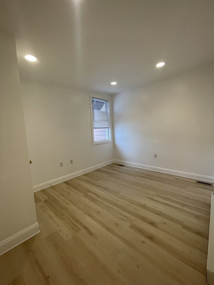426 Penn Ave #2ndFLBACK - Photo 7 of 10