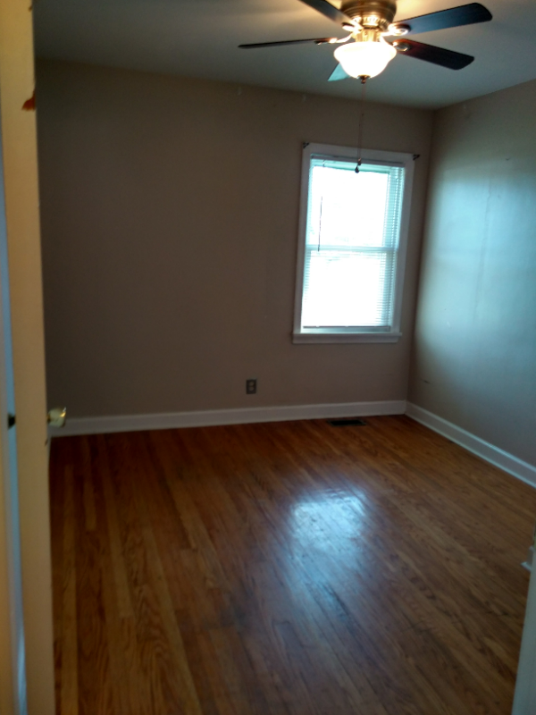 3703 Susan Ln - Photo 4 of 19
