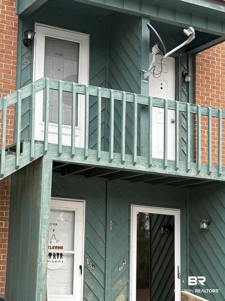 500 Grant St #214D - Photo 2 of 10