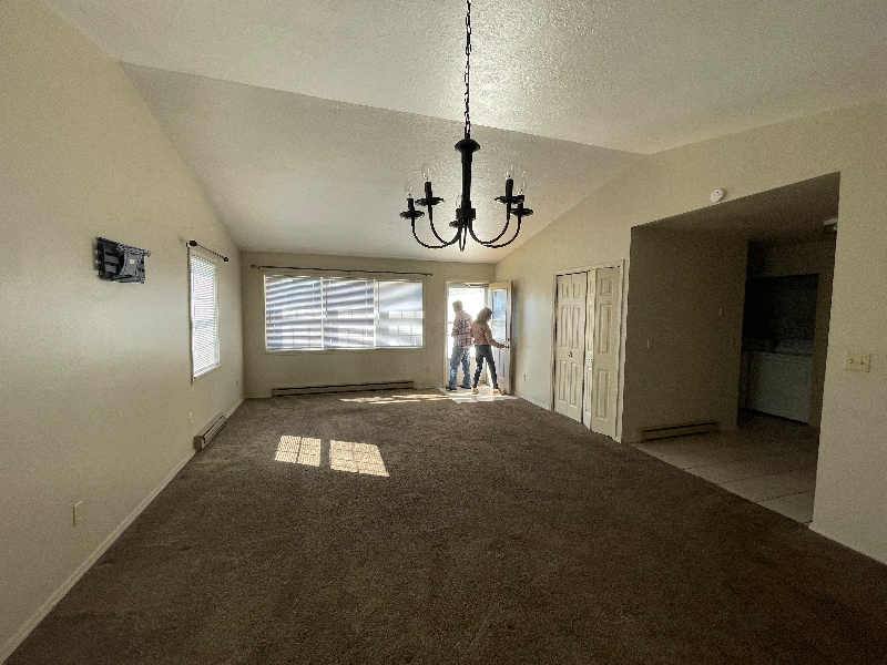 1383 Red Tail Hawk Dr - Photo 2 of 10