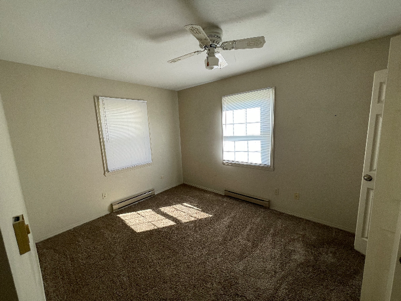 1383 Red Tail Hawk Dr - Photo 5 of 10
