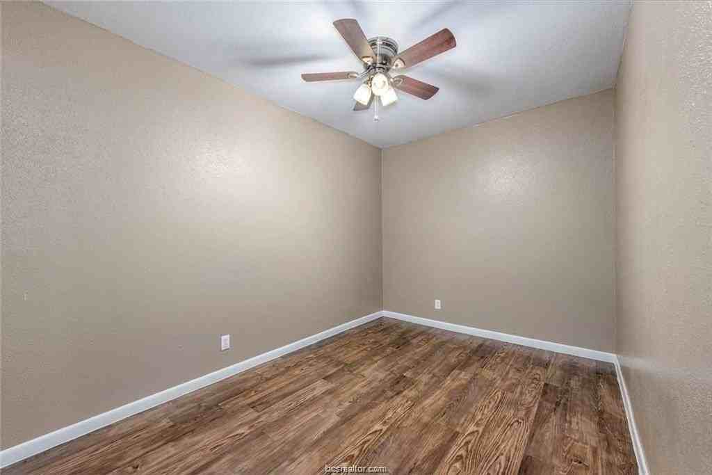 3900 Old College Rd #4 - Photo 7 of 12