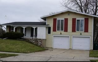 featured image of 2819 Stoneleigh Dr