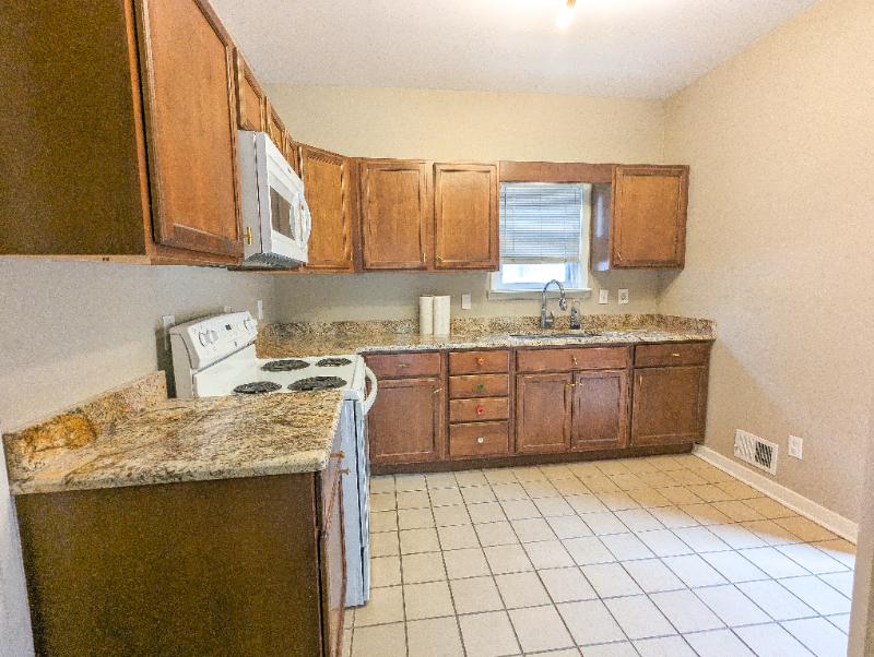 211 S West Ave - Photo 6 of 14