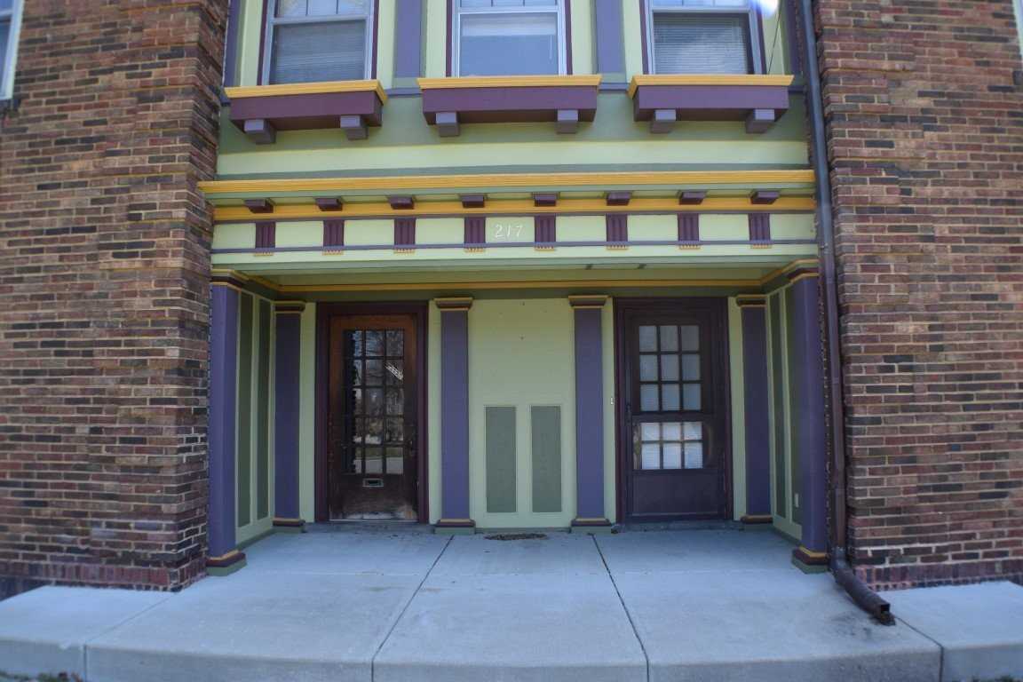217 3rd St #2 - Photo 2 of 12