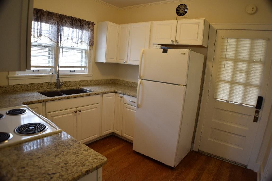 217 3rd St #2 - Photo 6 of 12