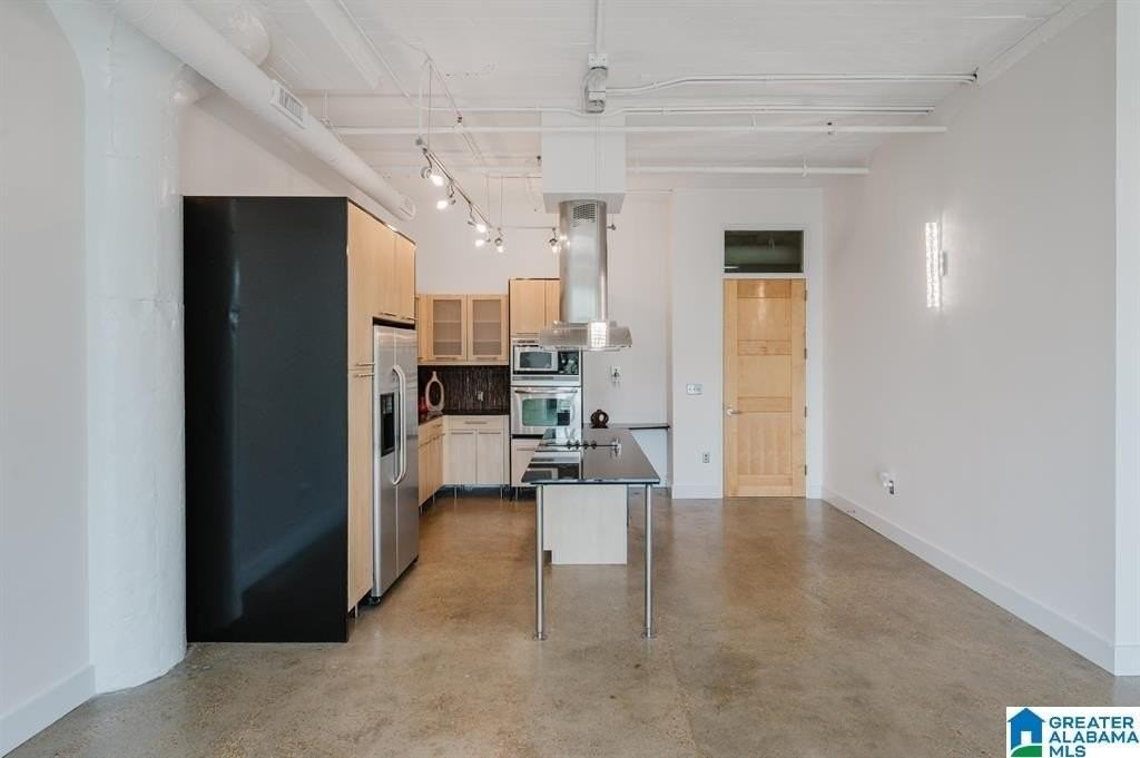 2201 5th Ave S #303 - Photo 3 of 23