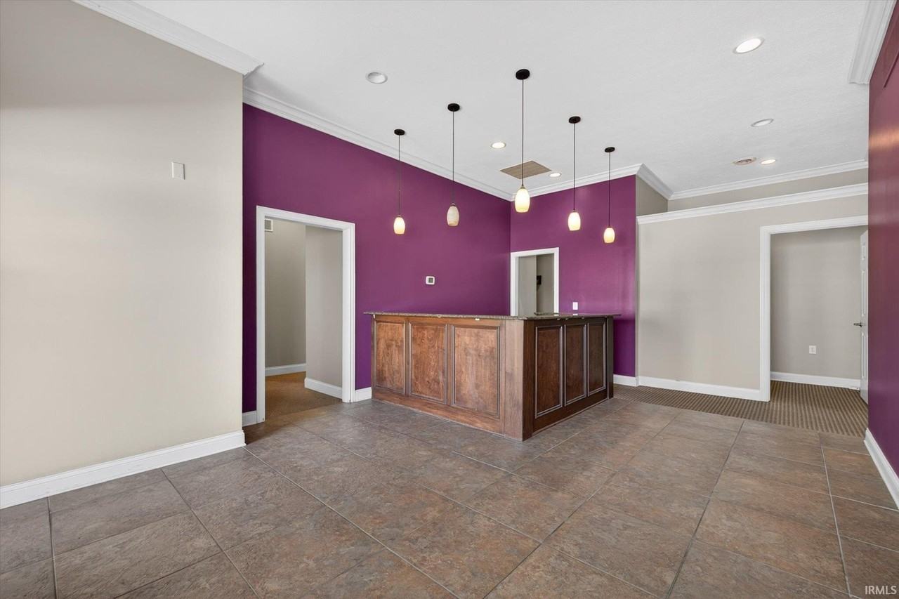 1815 S Walnut St - Photo 5 of 35
