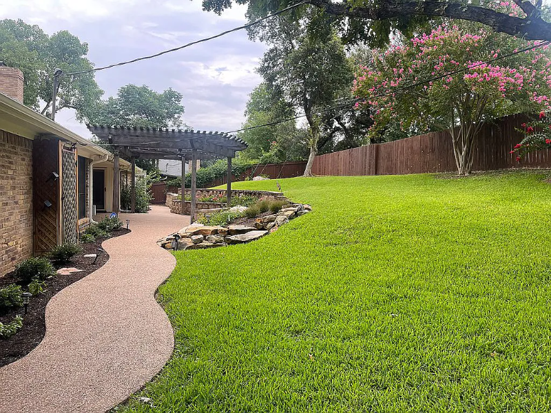 902 Woodland West Dr - Photo 3 of 14
