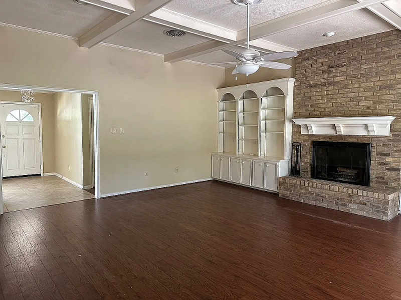 902 Woodland West Dr - Photo 4 of 14