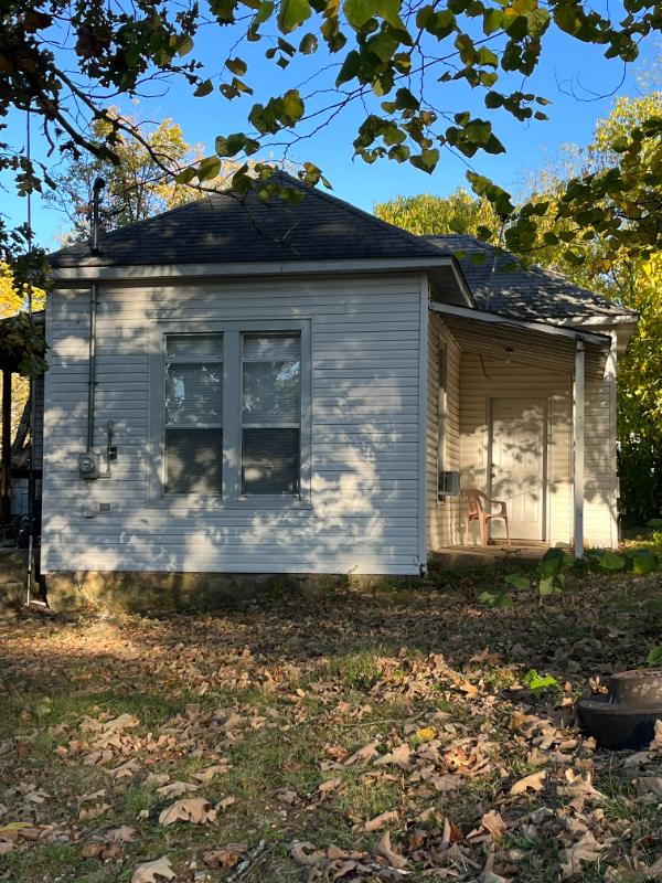 416 Locust St - Photo 4 of 15