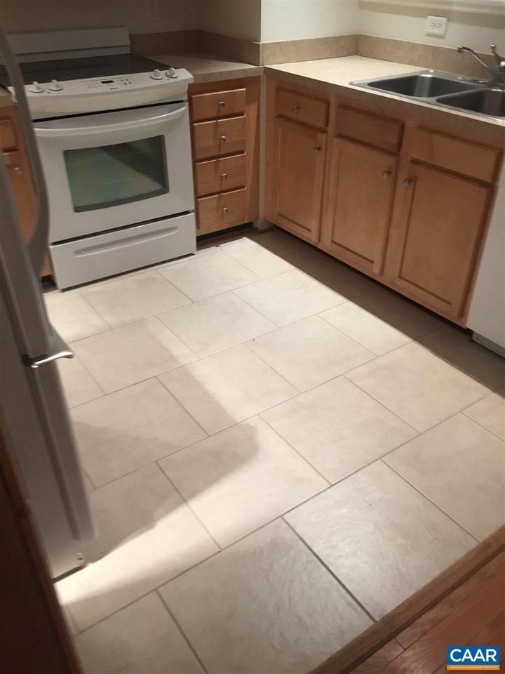1211 John St - Photo 6 of 27