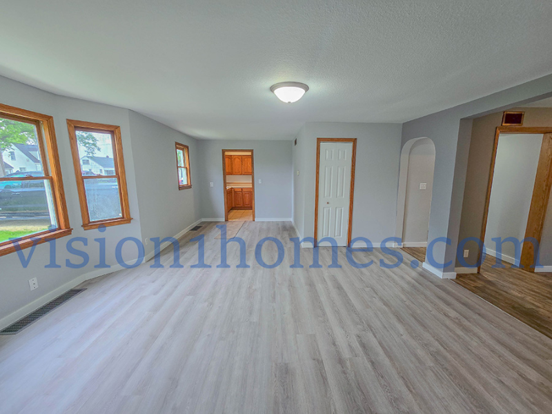 402 N Nixon Ave - Photo 4 of 12