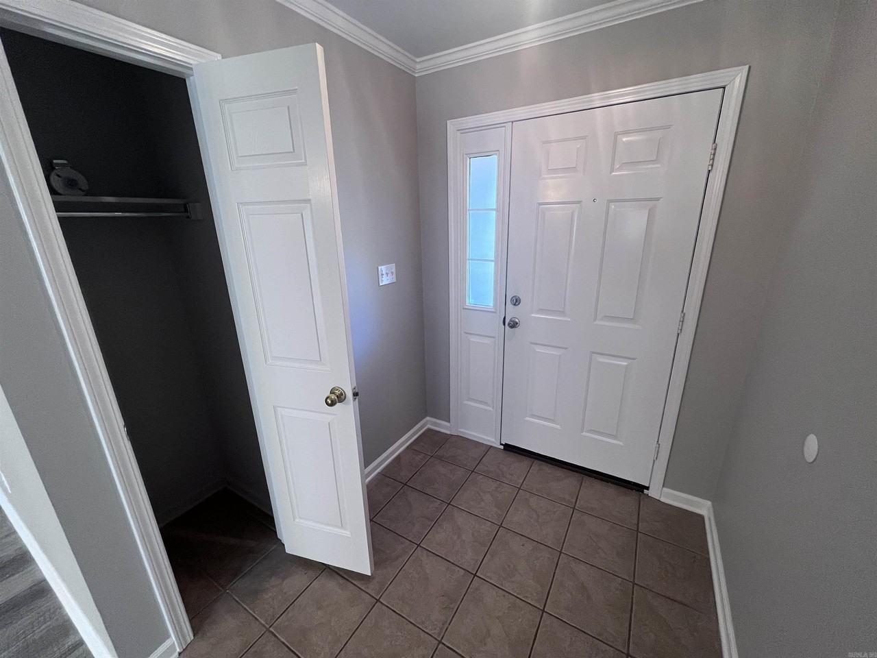 54 W Plaza Blvd - Photo 4 of 30