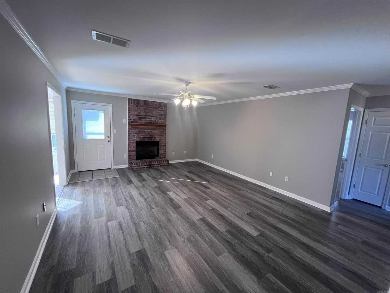 54 W Plaza Blvd - Photo 5 of 30
