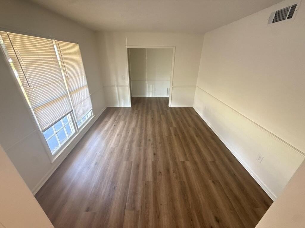 5921 Norton St - Photo 5 of 19