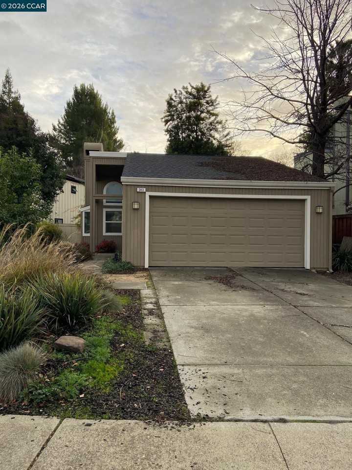 343 Flaming Oak Dr - Photo 2 of 13