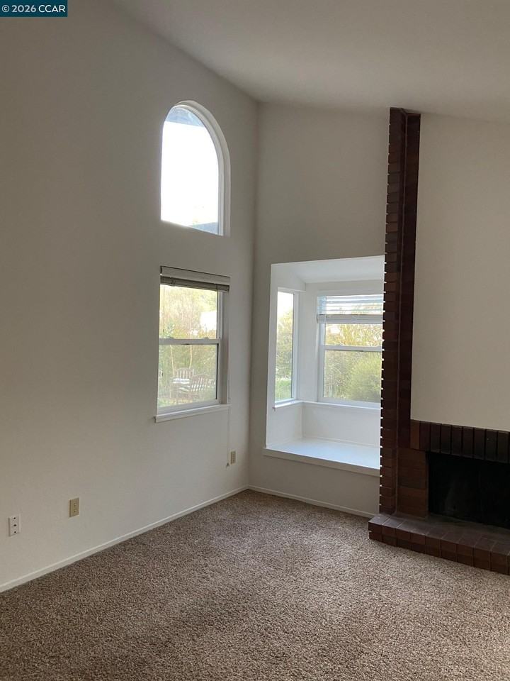 343 Flaming Oak Dr - Photo 5 of 13