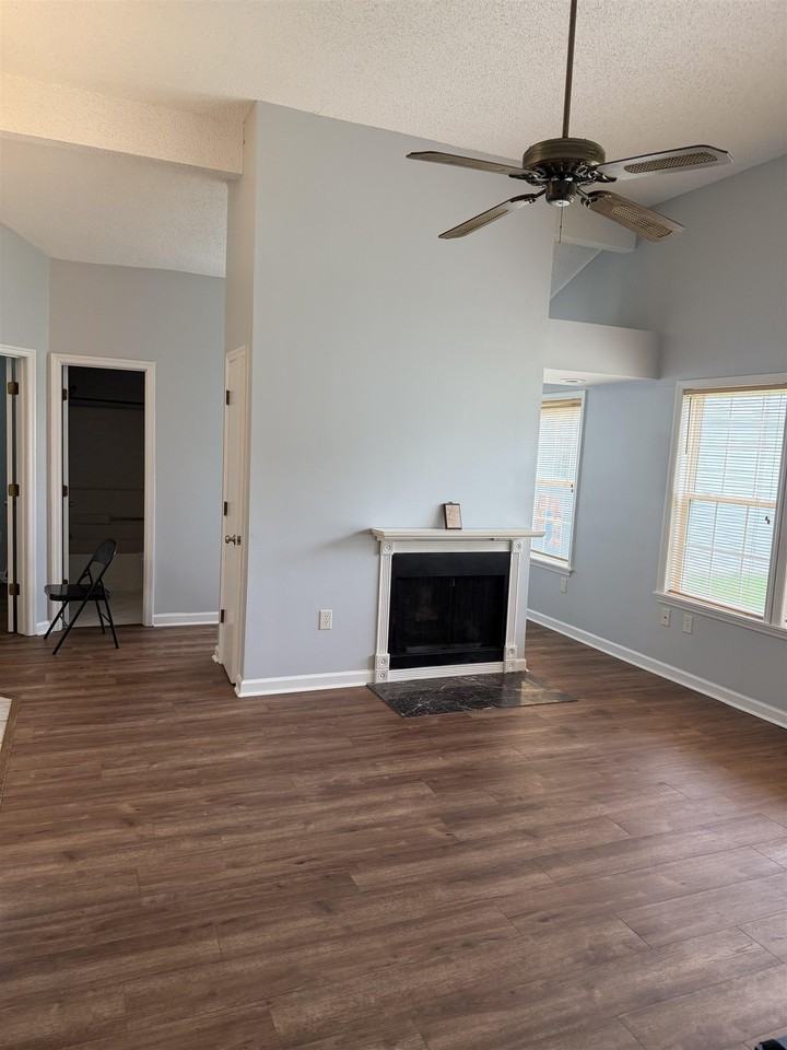 126 Whitehaven Ct - Photo 4 of 5