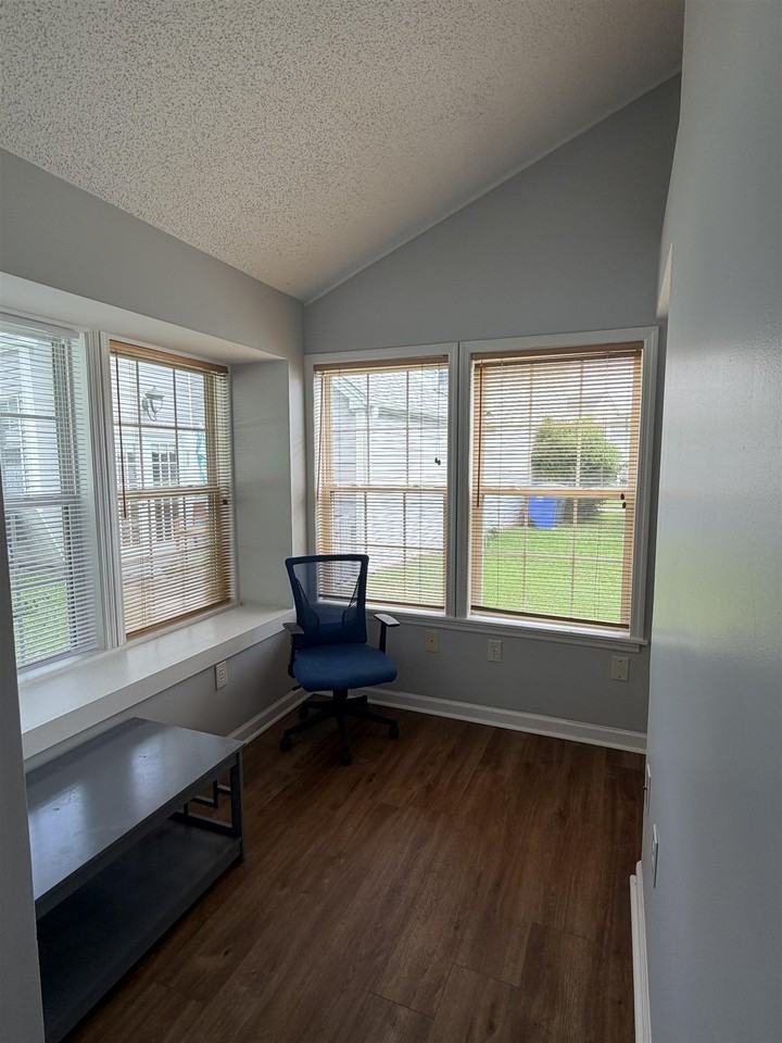 126 Whitehaven Ct - Photo 5 of 5