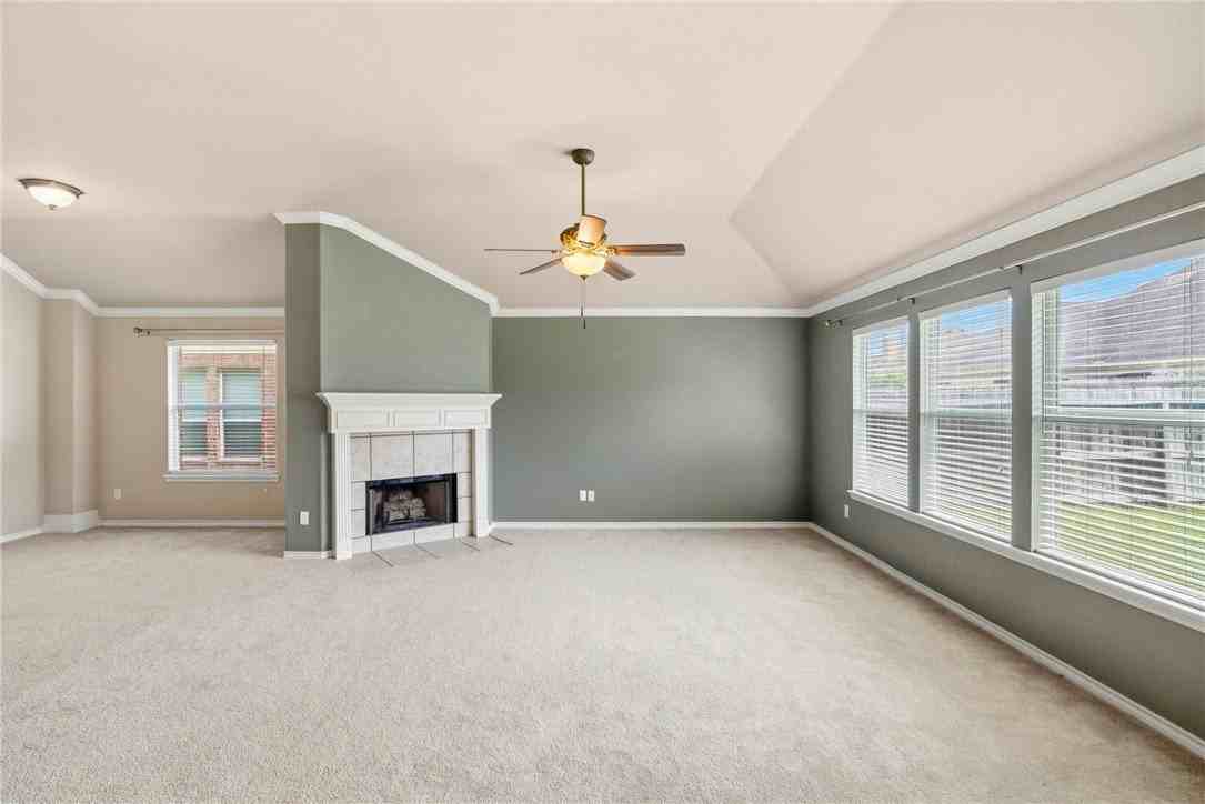 5925 Bishops Mill Dr - Photo 3 of 15