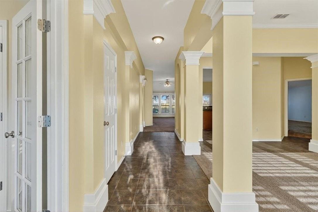 7521 Cannes Dr - Photo 4 of 38
