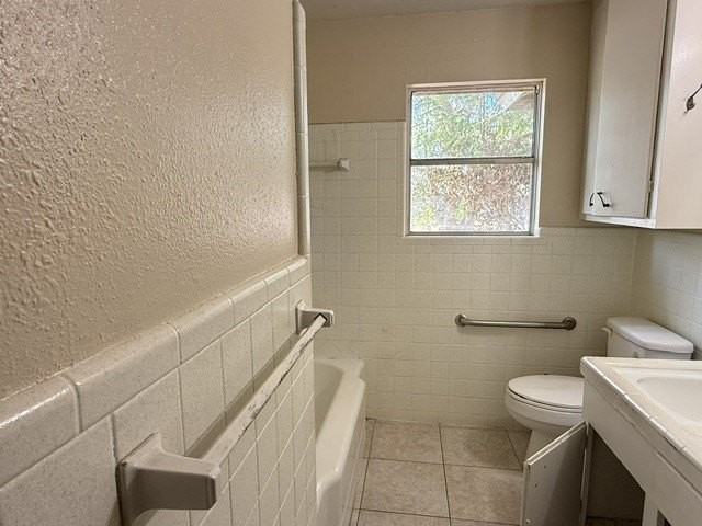 930 Salem Dr - Photo 5 of 9