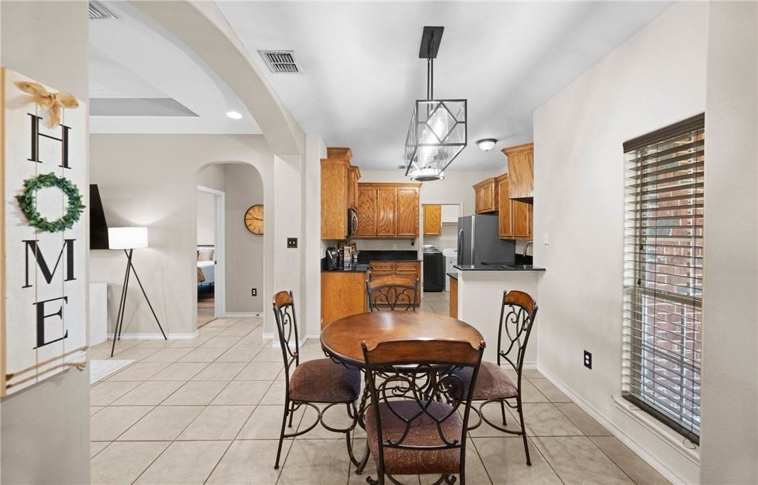 3105 Masterson Dr - Photo 5 of 21