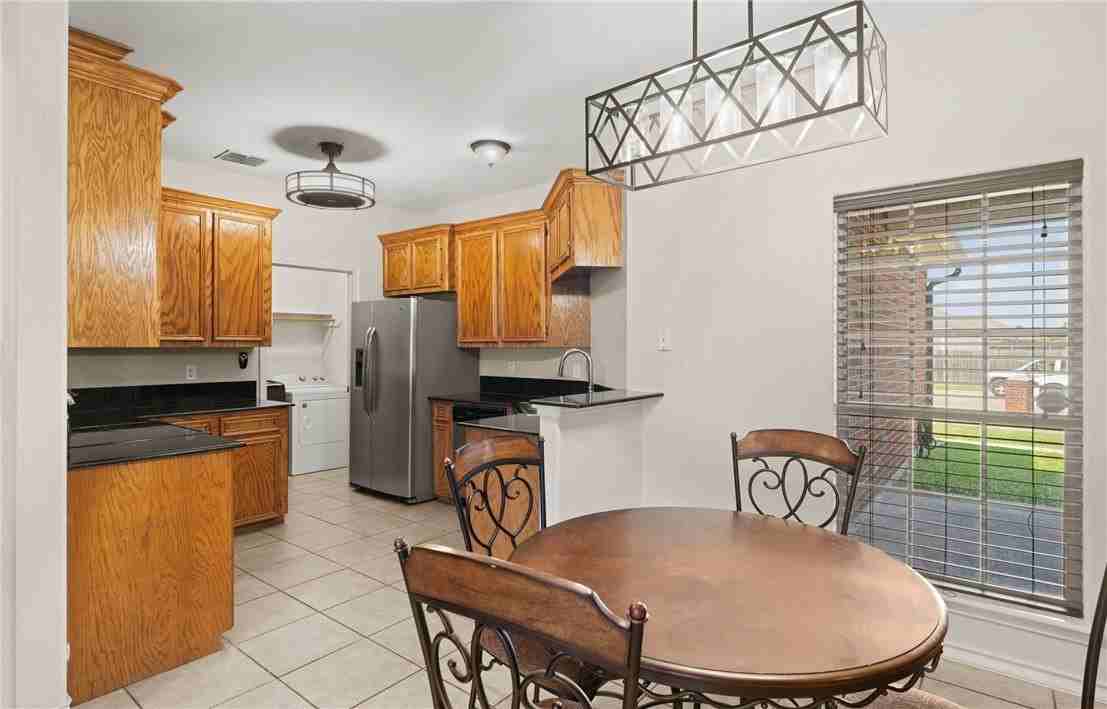 3105 Masterson Dr - Photo 6 of 21