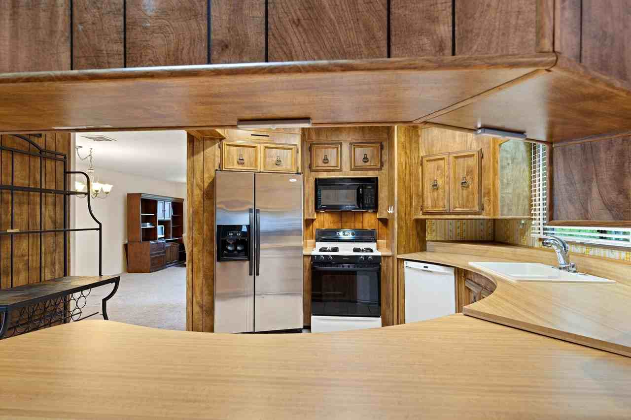 358 Andorra Way - Photo 4 of 36