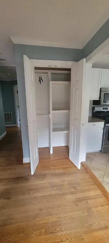 404 Green St - Photo 6 of 12