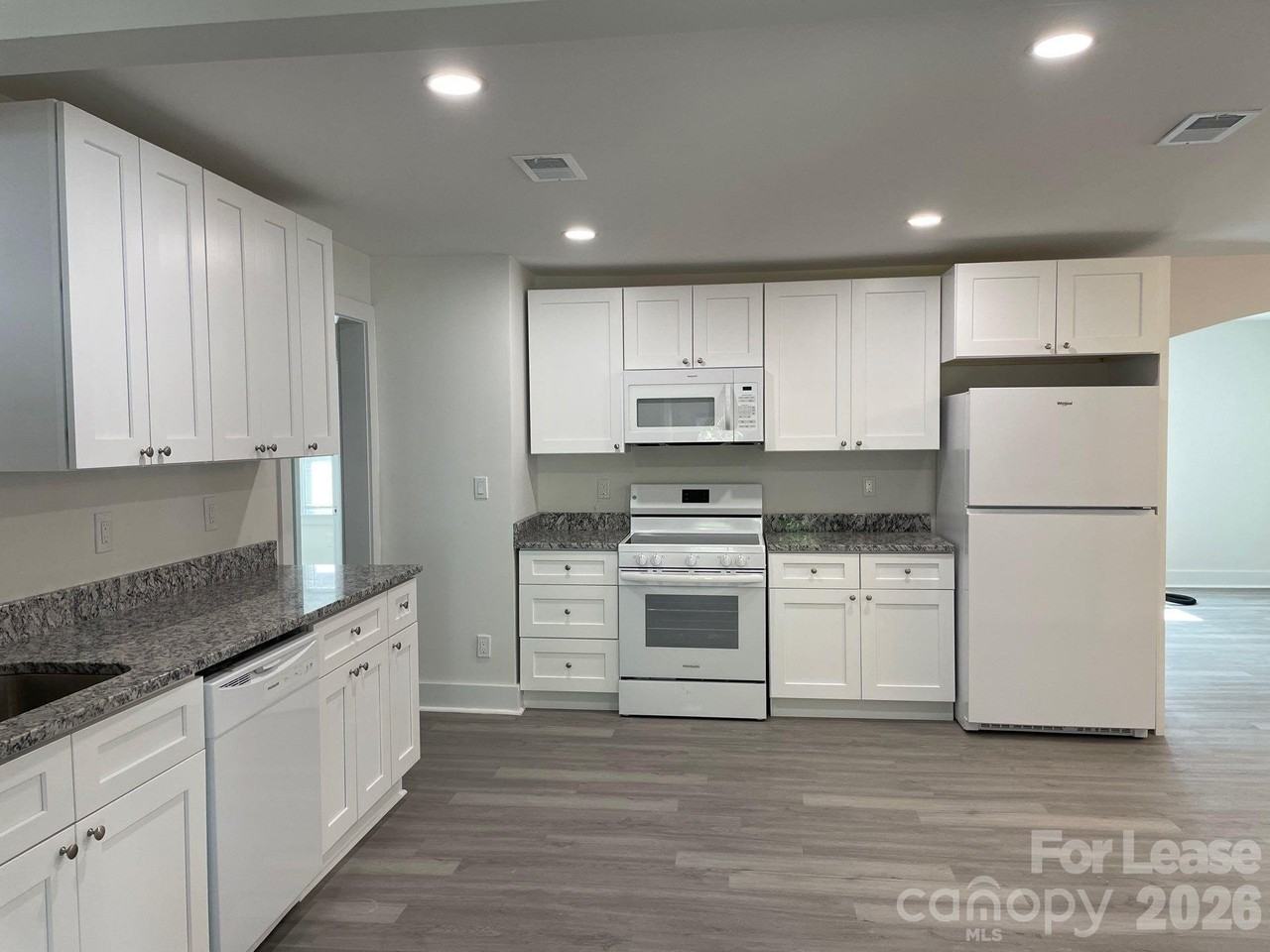 649 Arch Dr - Photo 4 of 18
