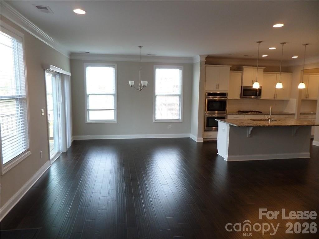 9515 Inverness Bay Rd - Photo 6 of 17