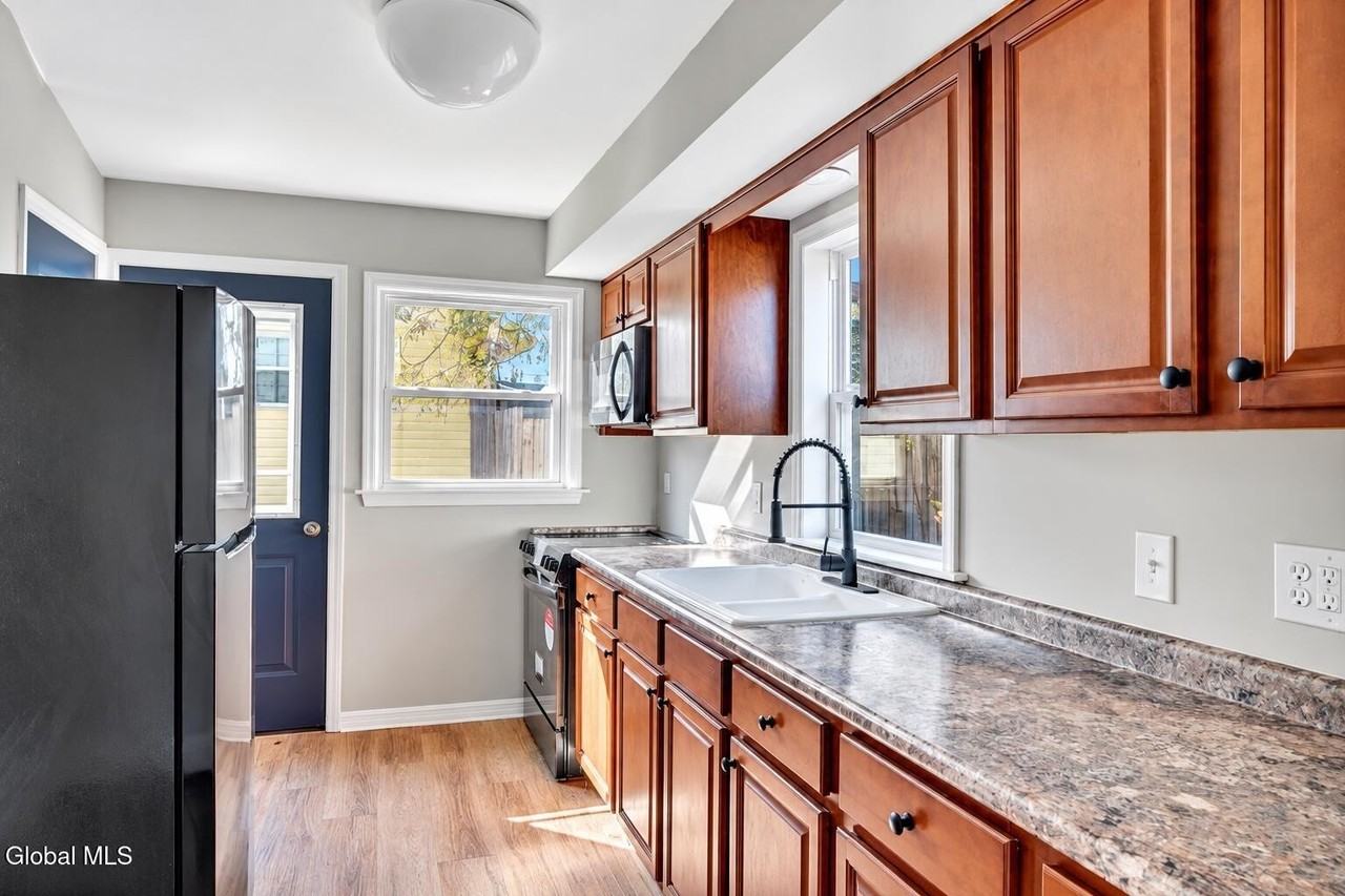 23 Dorwood Dr - Photo 5 of 11