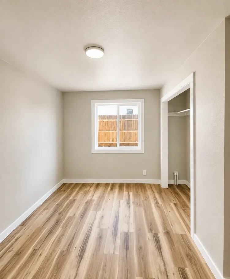 1001 E 2nd St - Photo 6 of 7