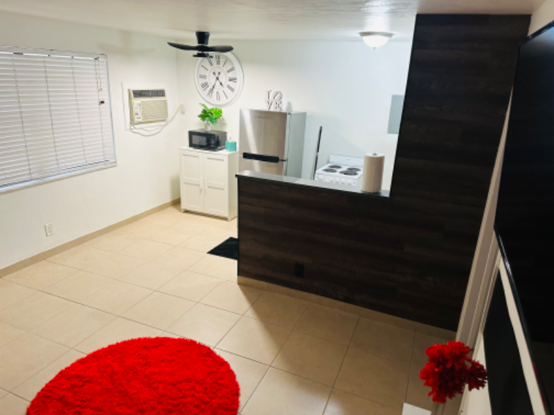 1240 Ne 12th Ave #2 - Photo 4 of 12