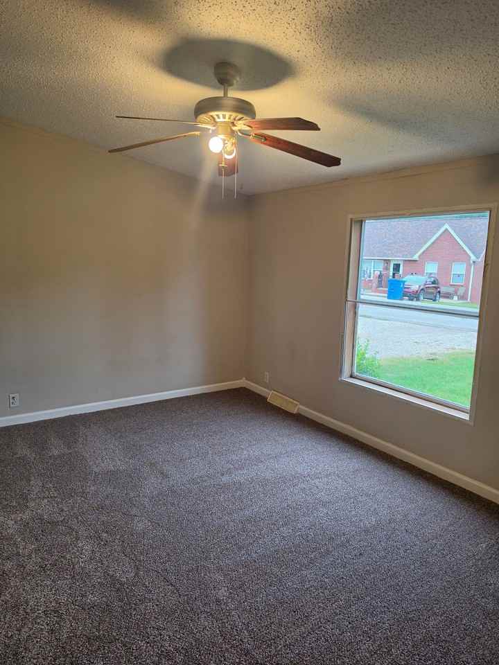 1129 Wooddale Rd - Photo 5 of 8