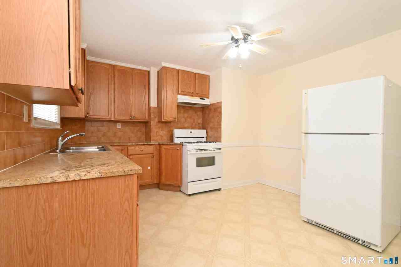 26 Elm Tree Pl - Photo 3 of 21