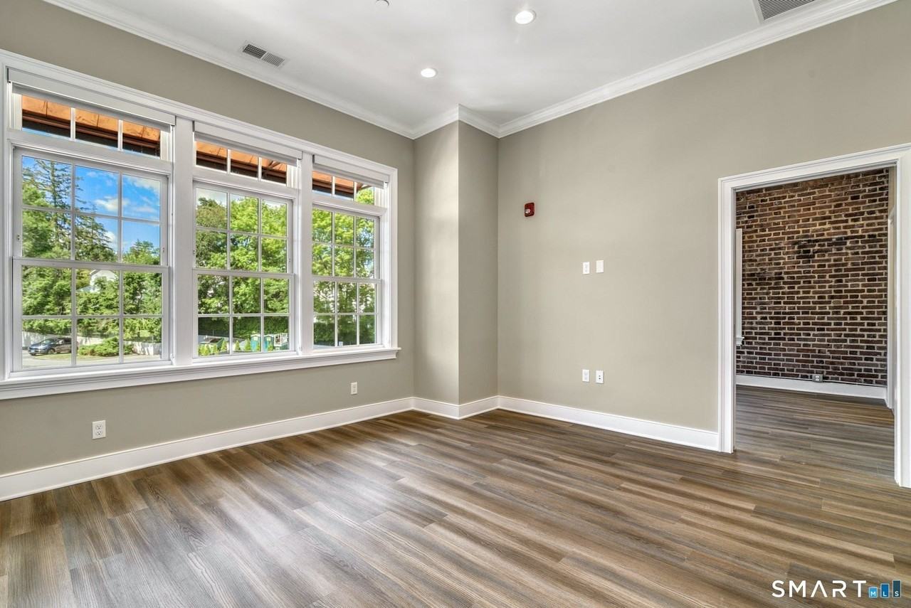 1077 Post Rd #3 - Photo 6 of 12