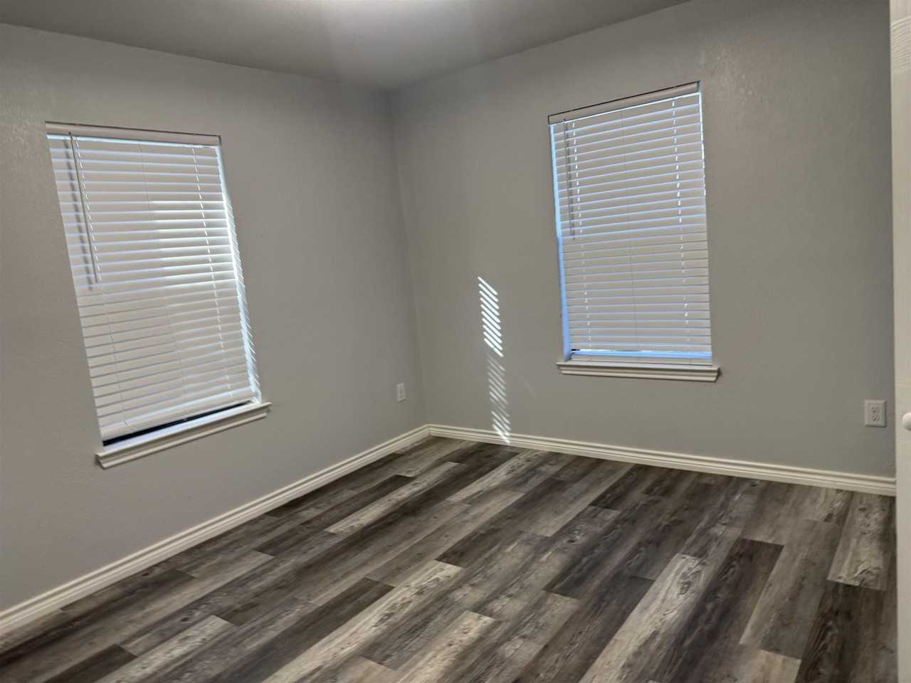 119 La Paloma Dr - Photo 4 of 10