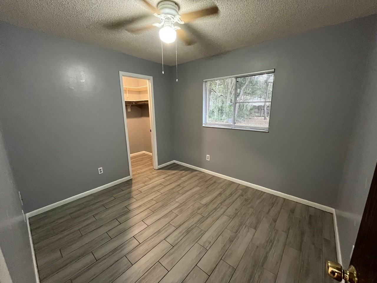 2352 Arbor Ct - Photo 3 of 12