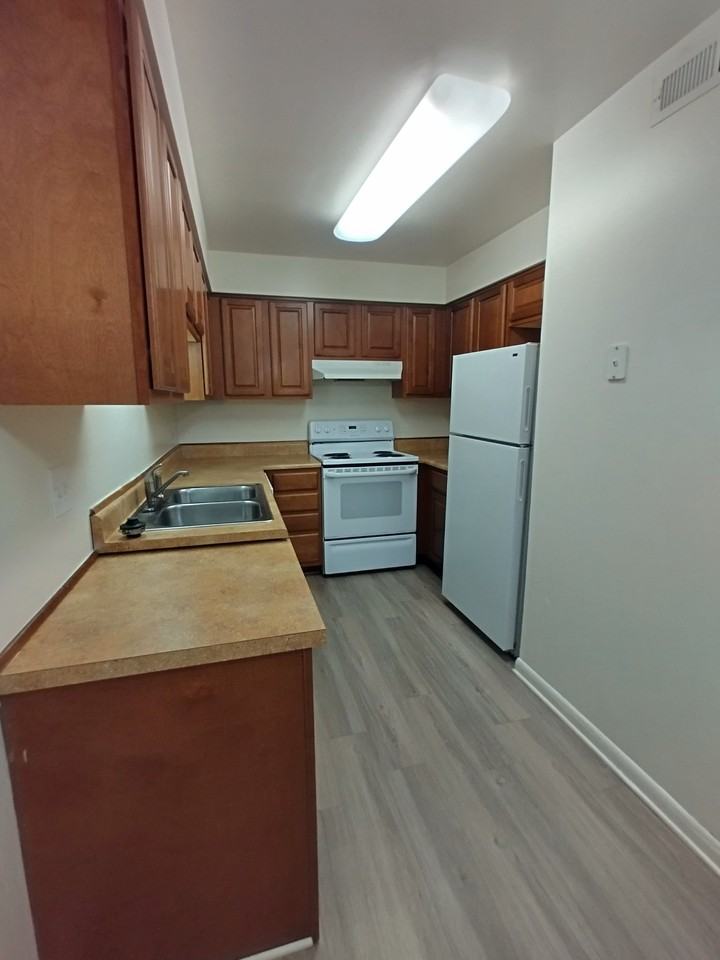 600 Reusens Rd #E48 - Photo 2 of 9