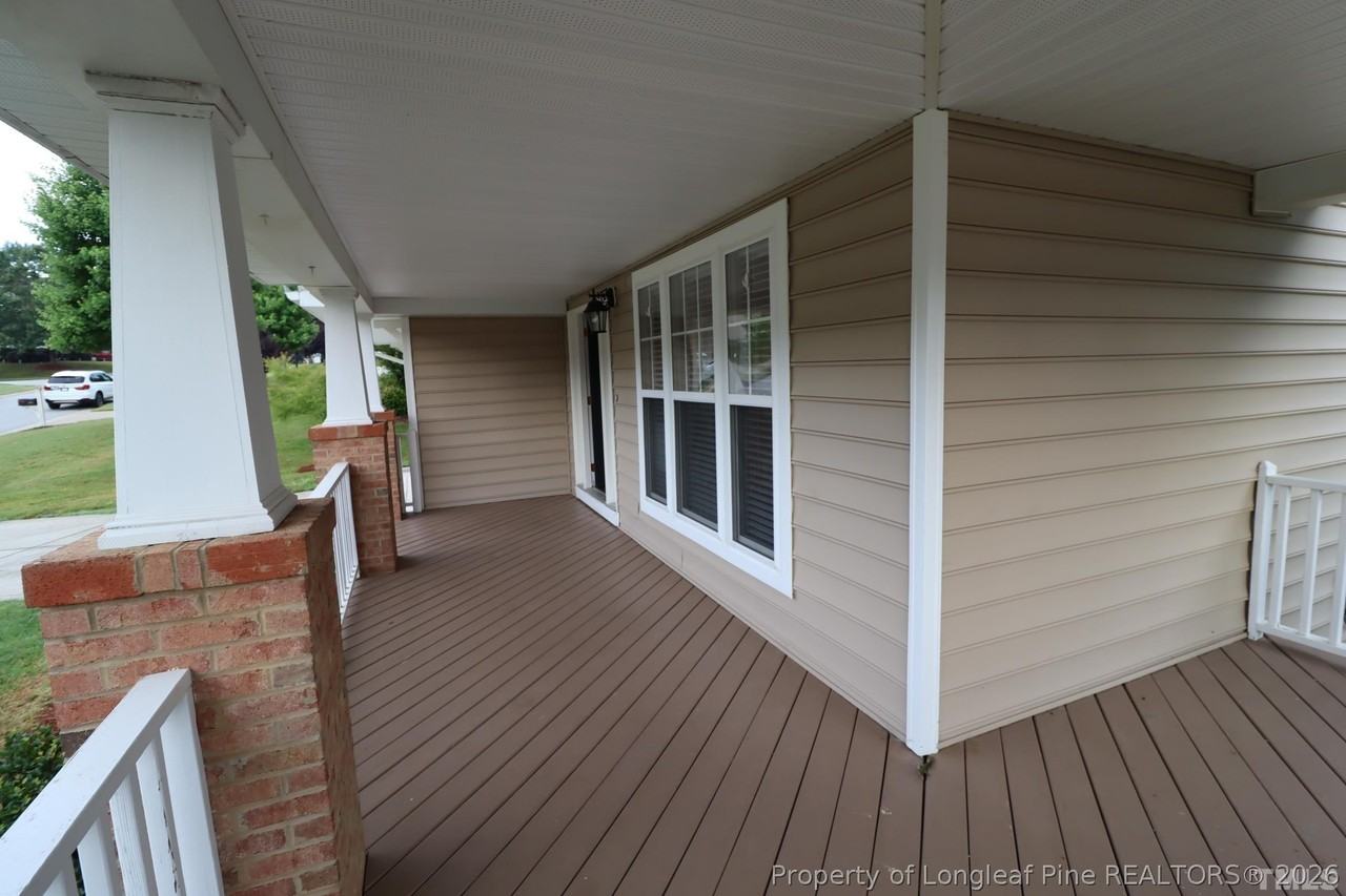 208 Chieftain Dr - Photo 4 of 47